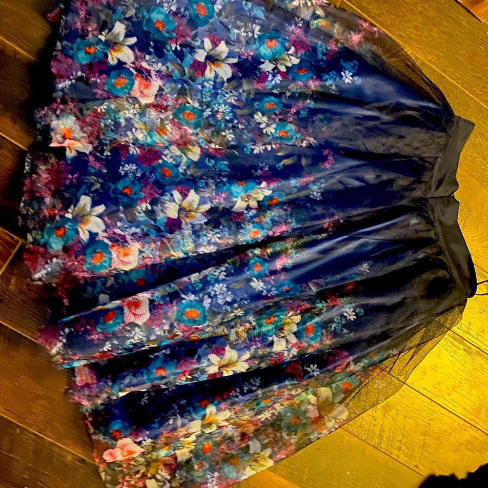 Tule midi skirt size M